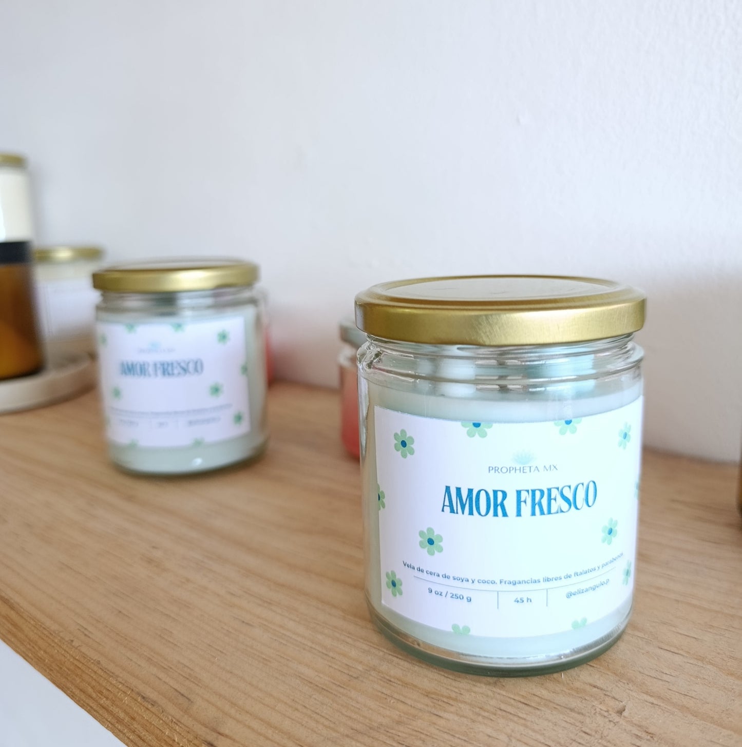 vela aromática inspirada en el amor y en el verano