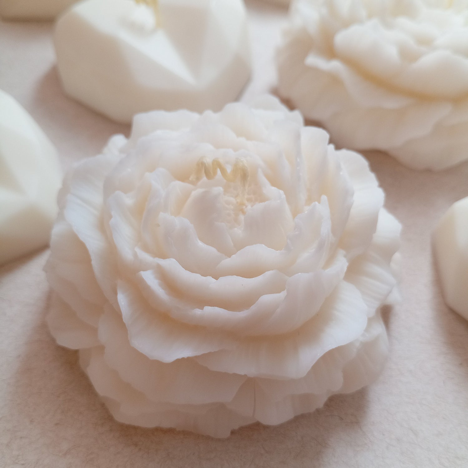 velas decorativas en forma de peonía