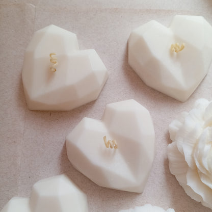 vela en forma de corazón