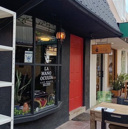 café la mano oculta en Monterrey